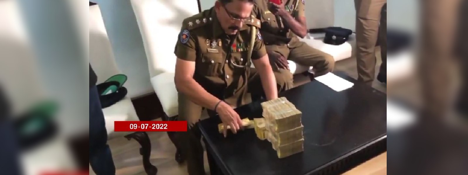 ජනපති මැදුරෙන් සොයාගත් මුදල් ගැන දැනුම්දීමක්
